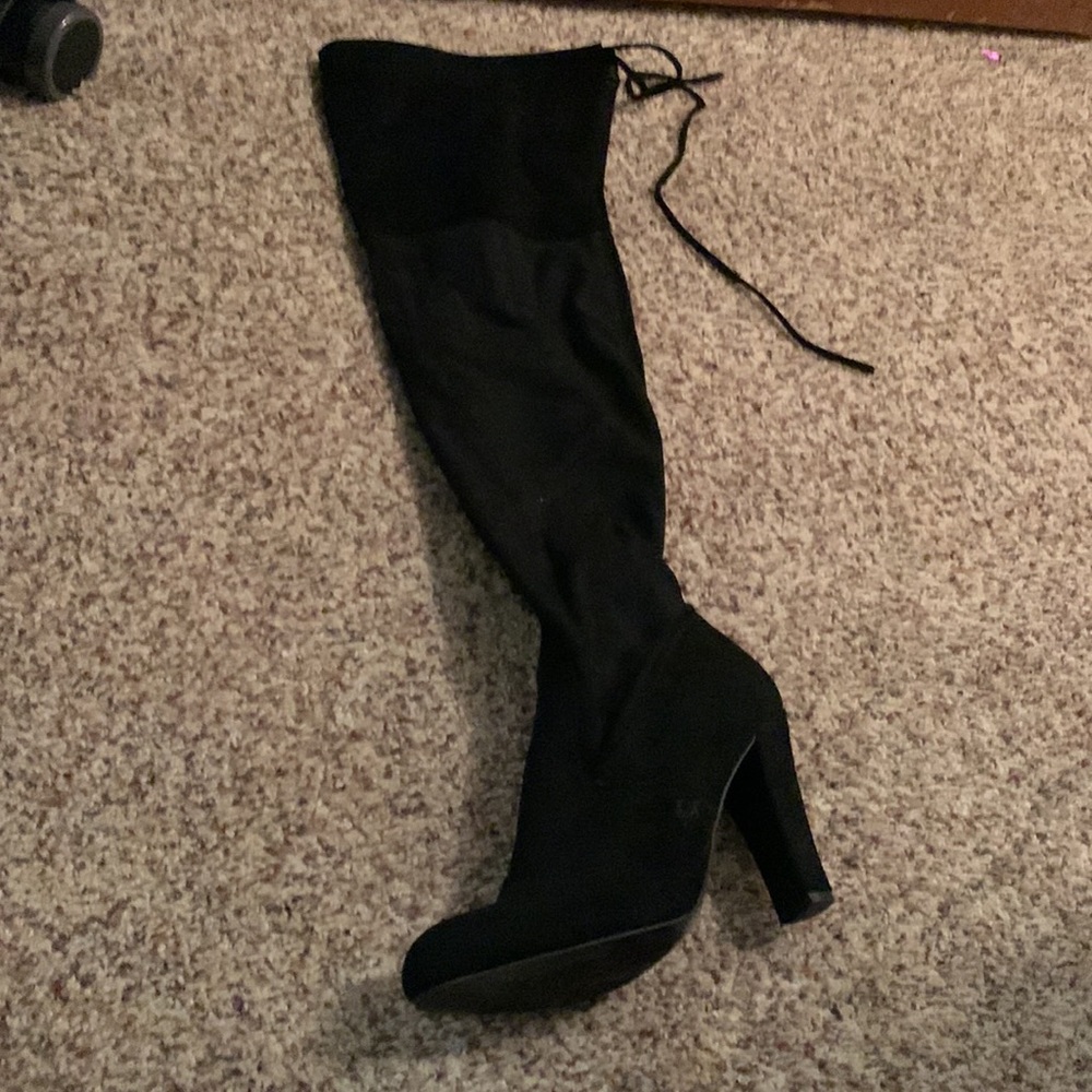 Black thigh high zip up boots 🖤